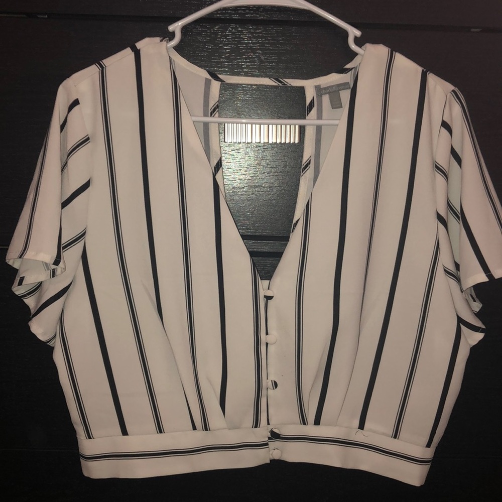 Short sleeve top